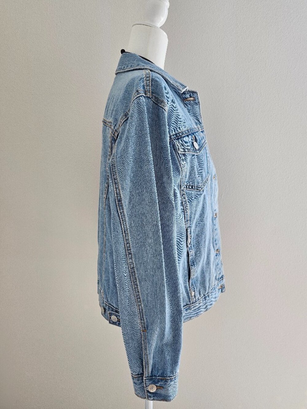 U.S. Polo Assn Light Wash Denim Jacket Classic Fit Size M NWOT - Picture 3 of 13